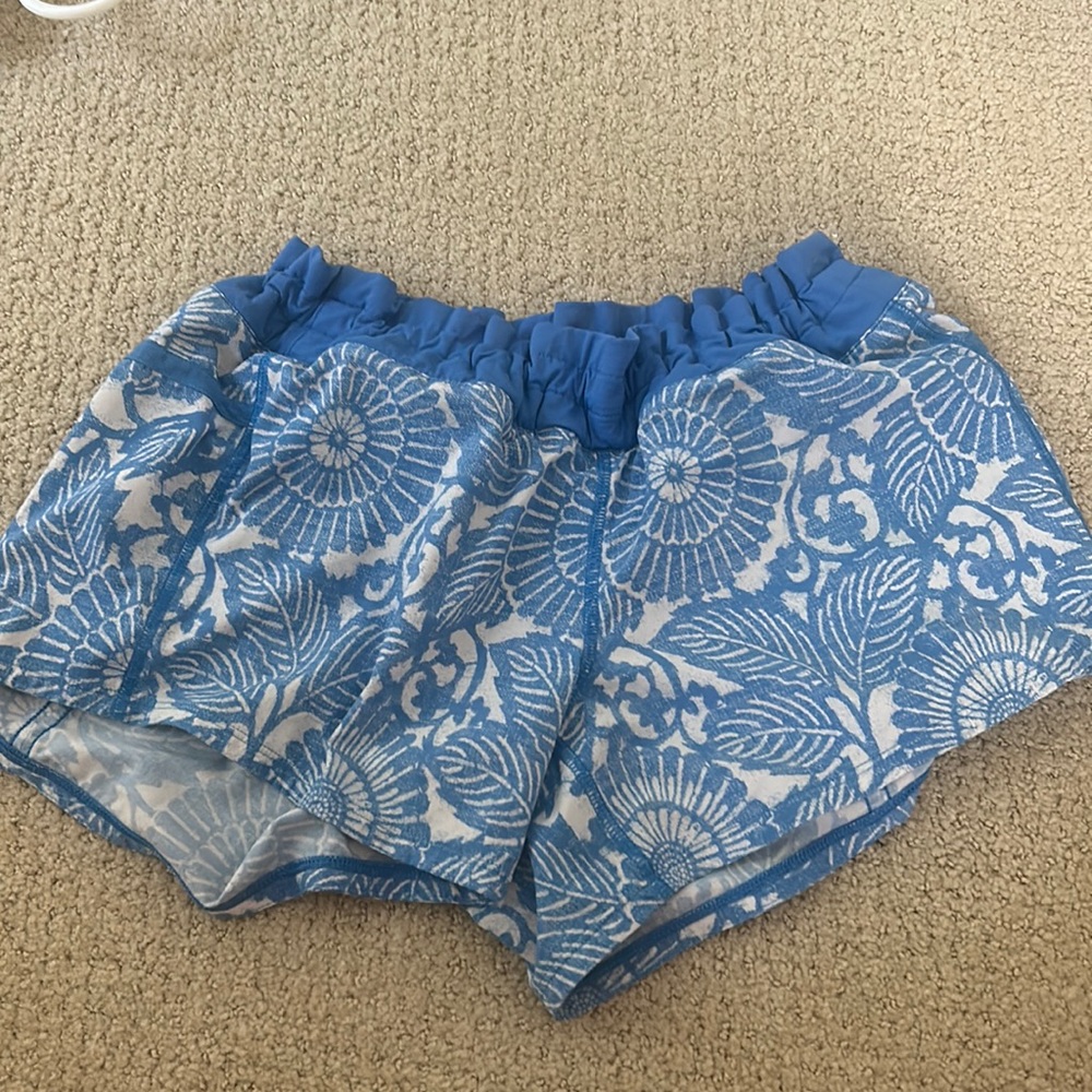 Lululemon shorts size 8